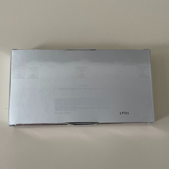 BELLE EN ARGENT Panchromatic Eyeshadow Palette in Plum Premonition 8.5g New - Picture 4 of 4